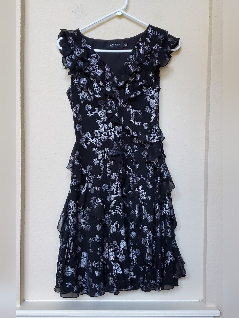 Lauren Ralph Lauren Black Label Floral Ruffle Midi Dress. Size 2